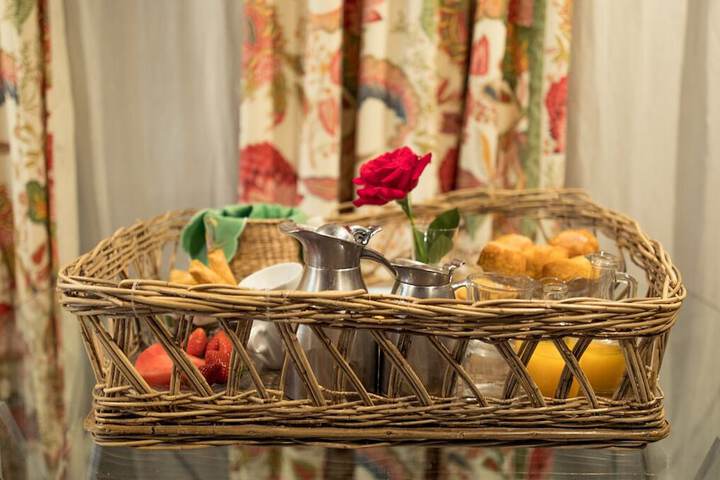 Breakfast/Coffee Service 104 of 116