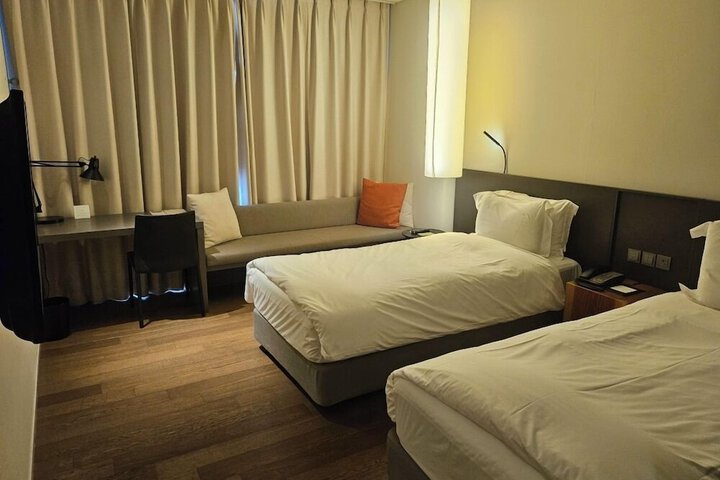 Room 20 of 80