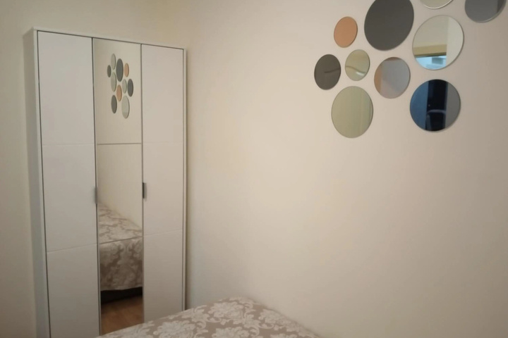 Room 2 of 6
