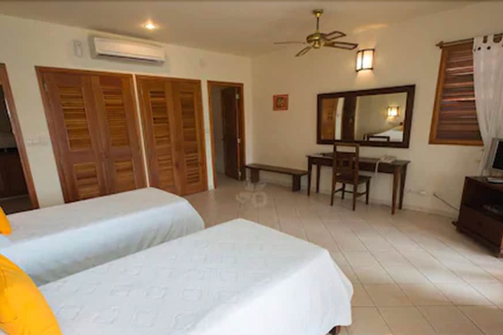 Room 4 of 43