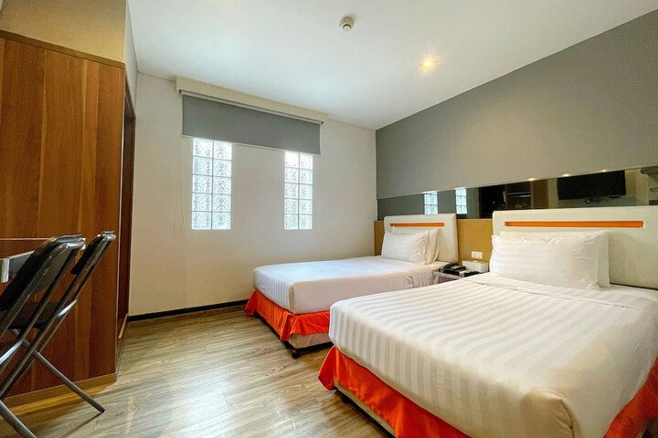 Room 18 of 31