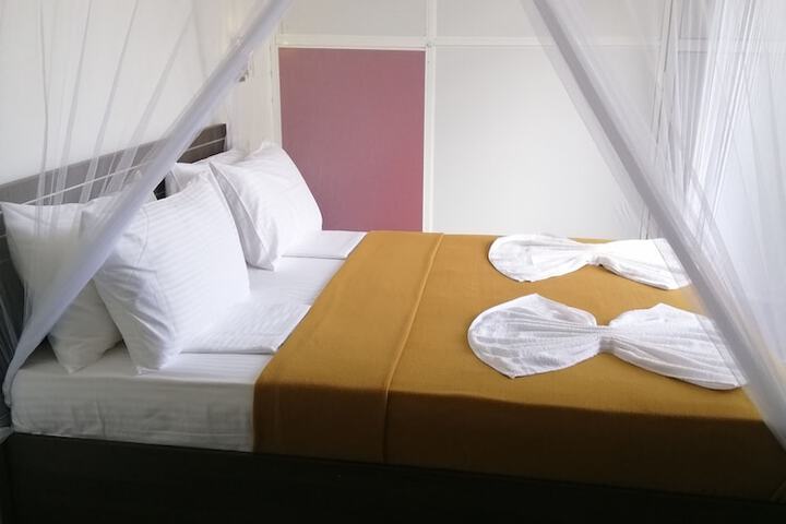 Room 7 of 20