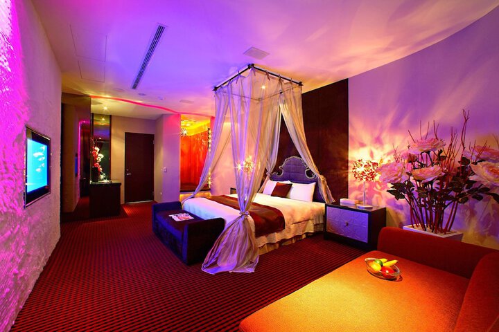 Room 15 of 29