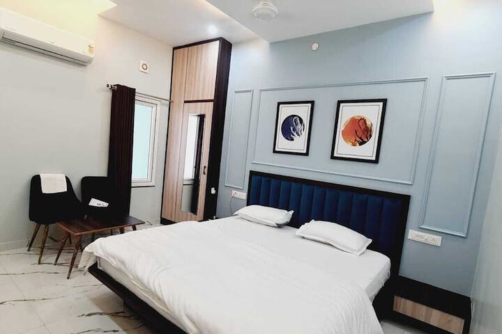 Room 10 of 39