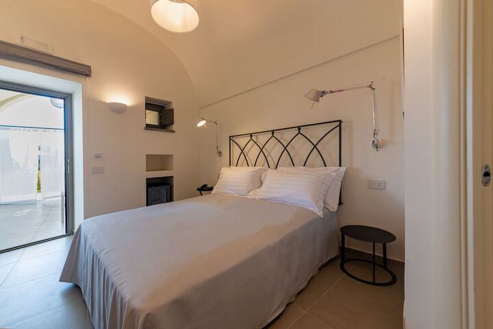 Room 2 of 31