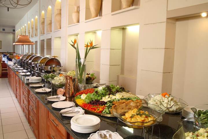 Dining 59 of 77