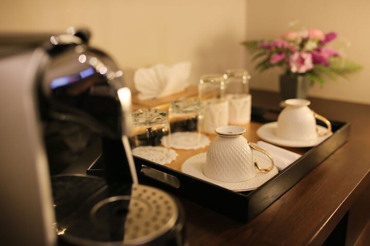 Lounge 52 of 108
