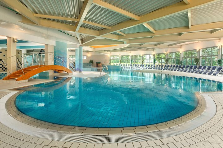 Hotel Pool