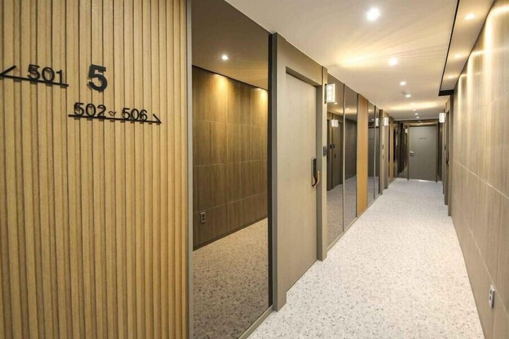 Ballroom/Hall 44 of 53
