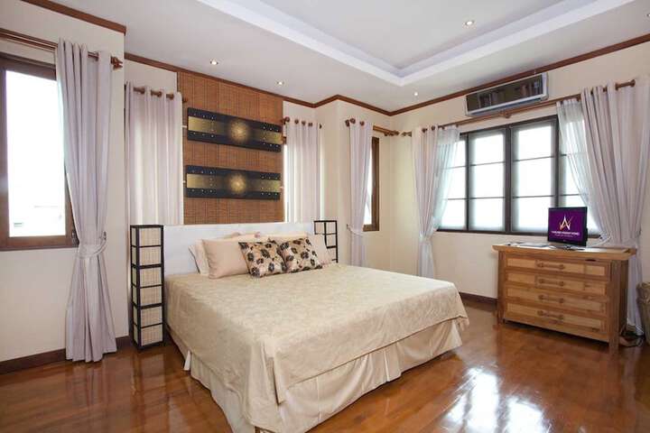 Room 8 of 31