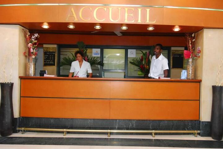 Entrance & Lobby