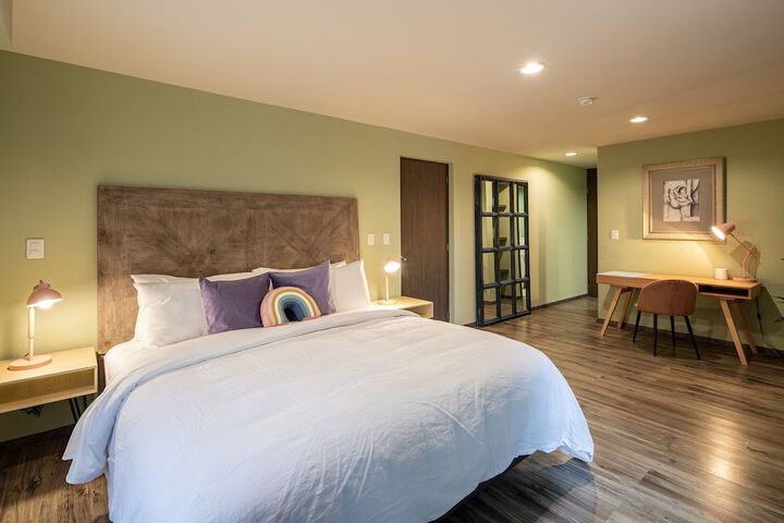 Room 4 of 40