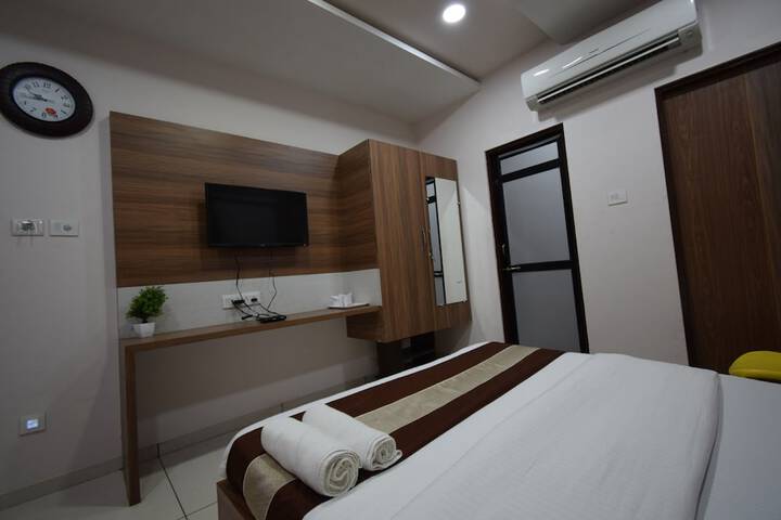 Room 16 of 36