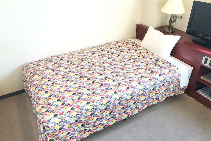 Room 2 of 7