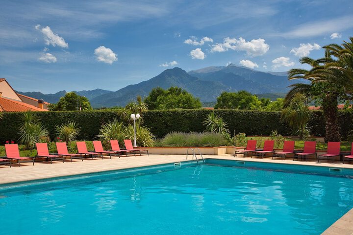 Pool Hotel