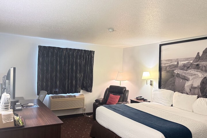 Room 10 of 28