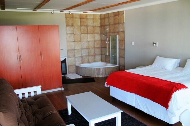 Room 8 of 37