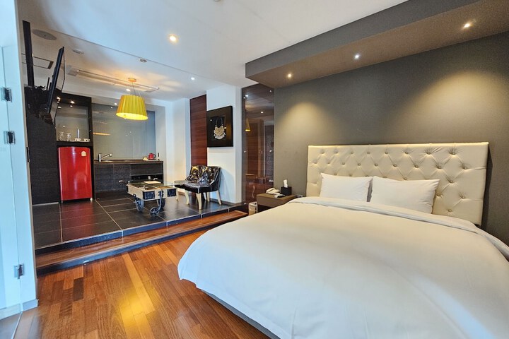 Room 108 of 138