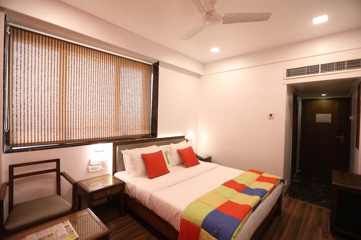 Room 17 of 38