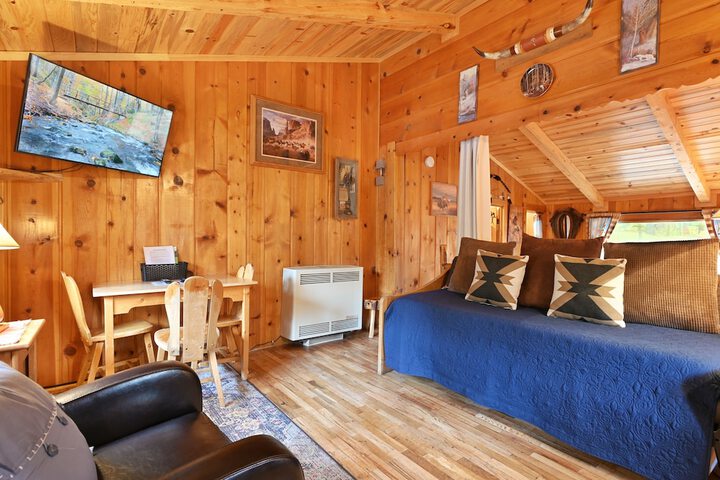 Room 35 of 174