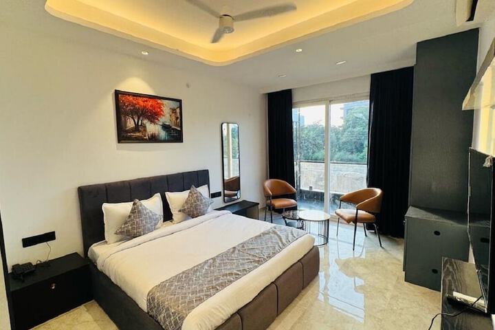 Room 3 of 32