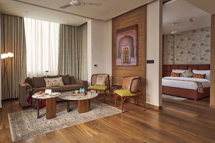 Room 3 of 40