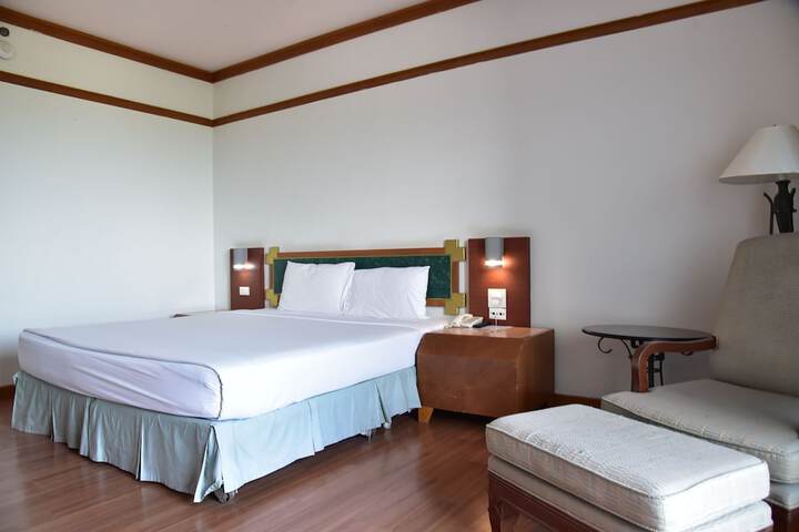 Room 15 of 44