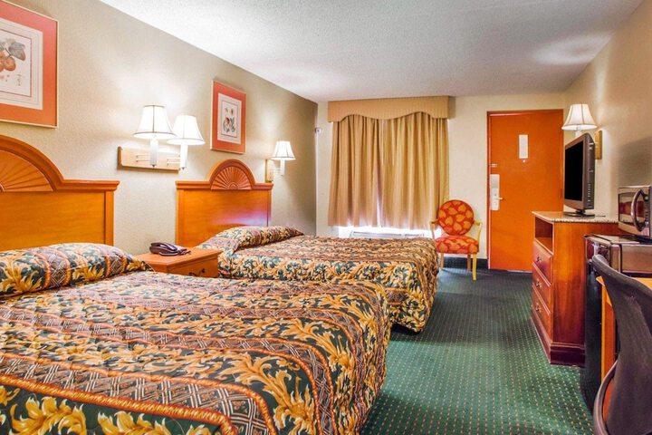 2 Double Beds (11 of 12)