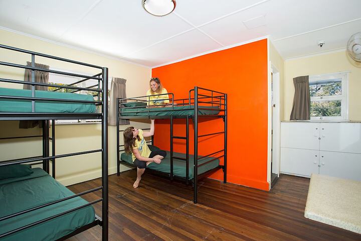 Room 2 of 32