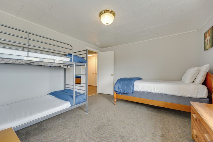 Room 6 of 44