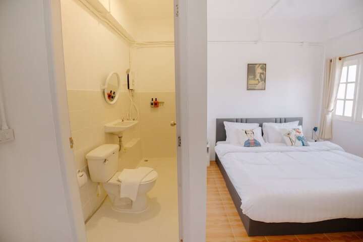 Room 16 of 20