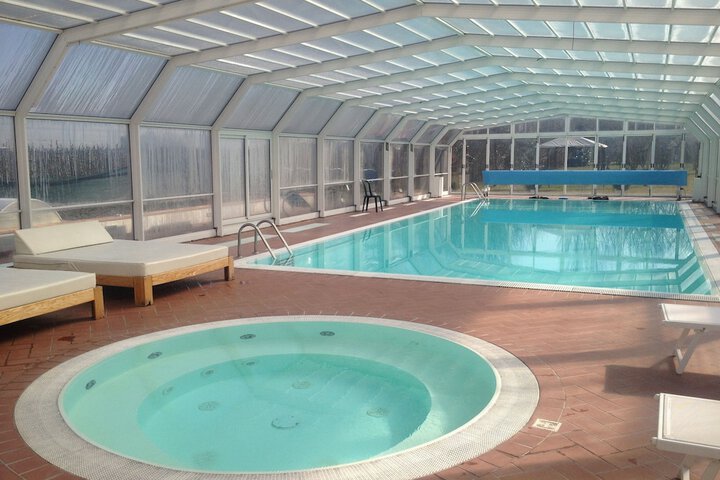 Pool 40 of 82