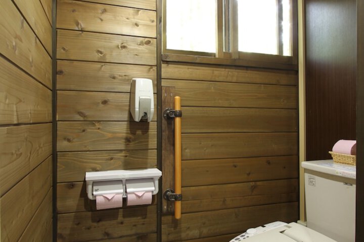 Room 9 of 32