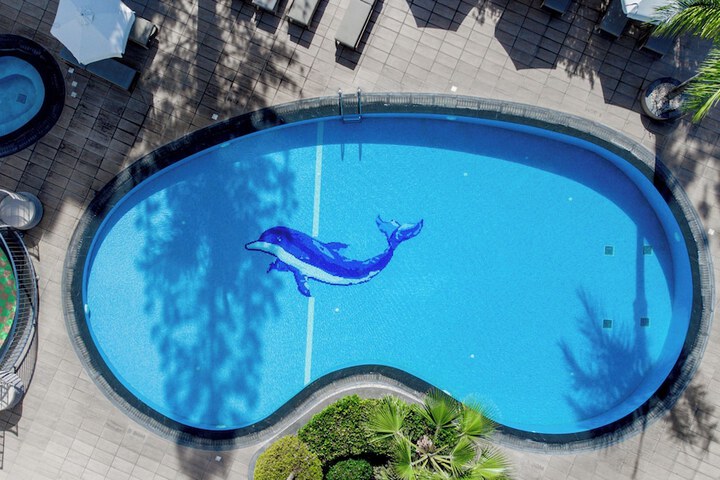 Hotel Pool