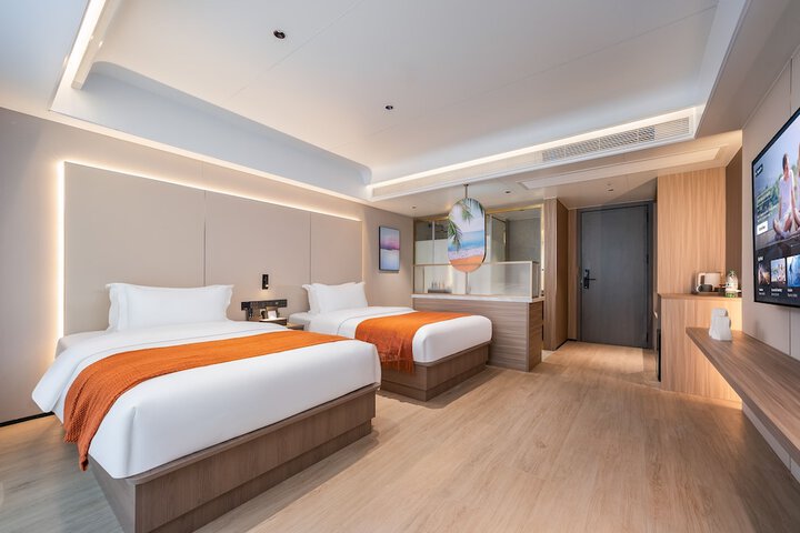 Room 9 of 62