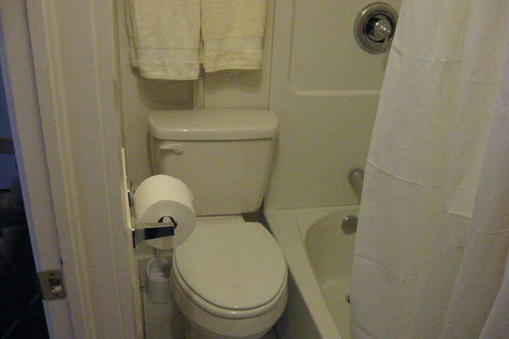 Room 33 of 114