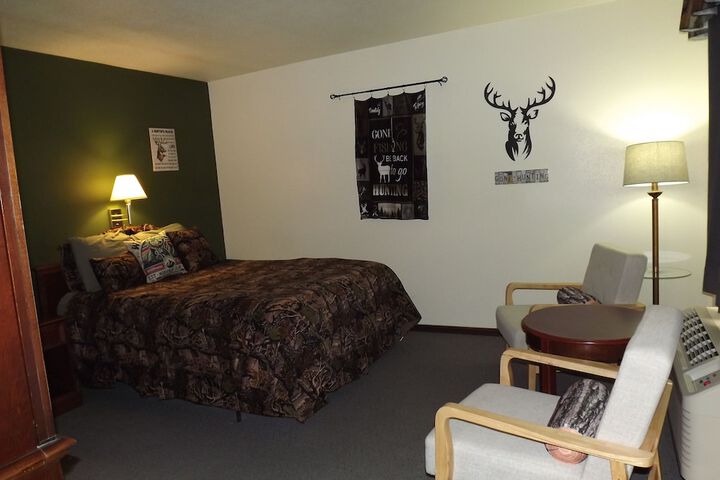 Room 100 of 179