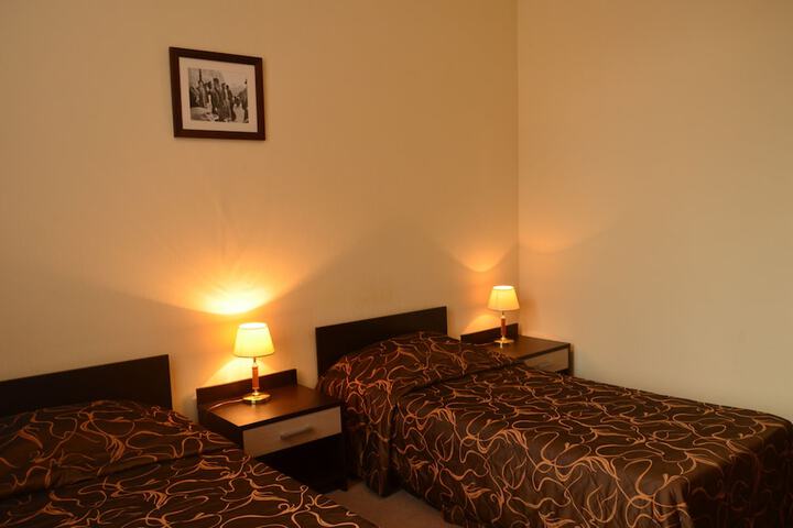 Room 12 of 62