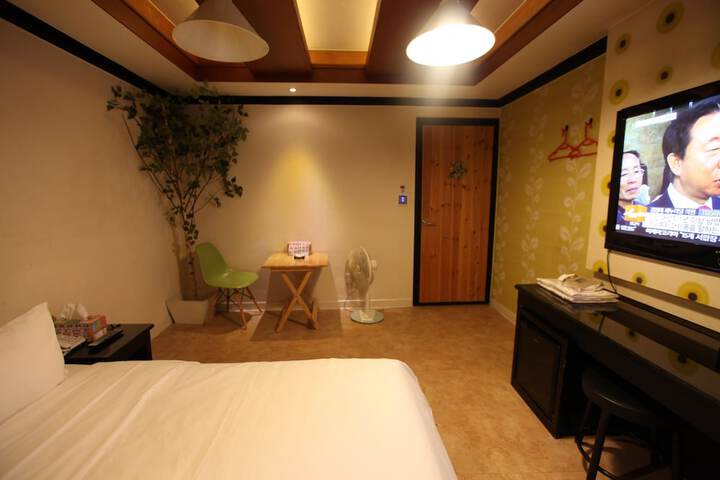 Room 43 of 52