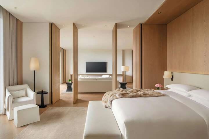Room 11 of 48