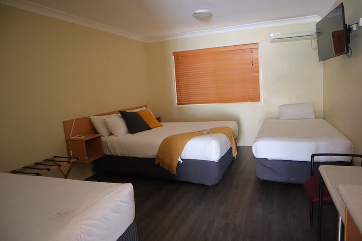 Room 3 of 35