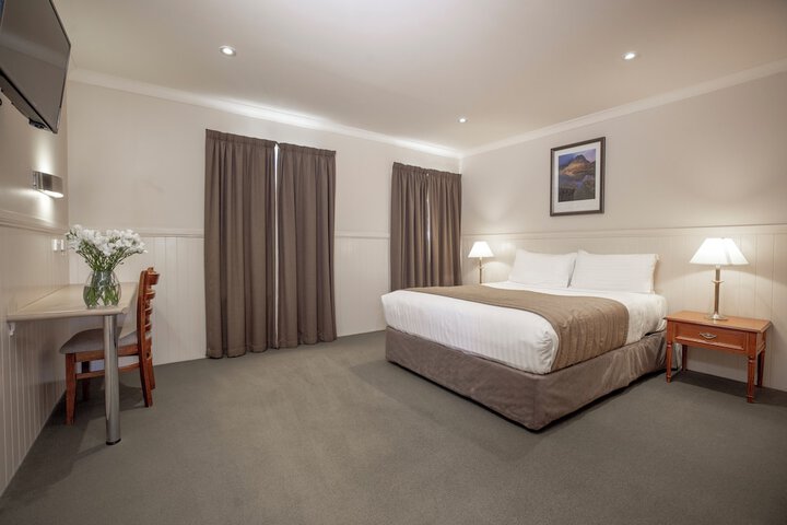 Room 6 of 70