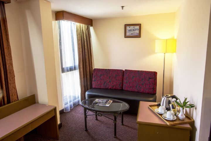 Room 14 of 38