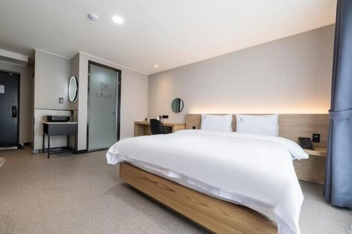 Room 10 of 67