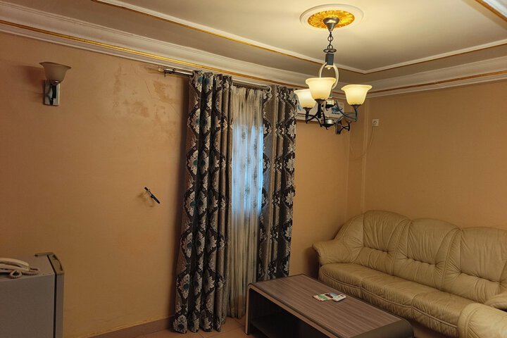 Room 37 of 99