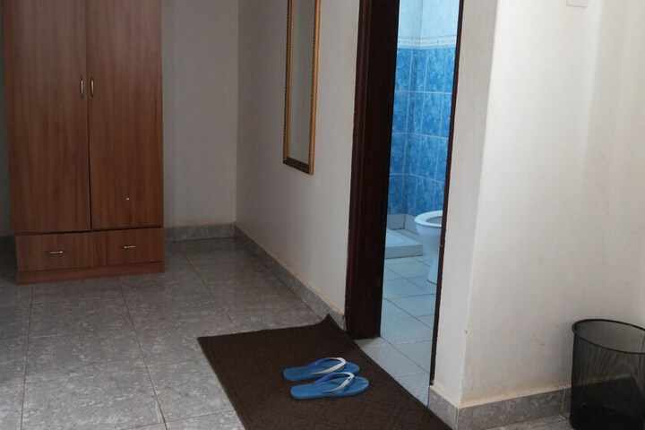 Room 12 of 78