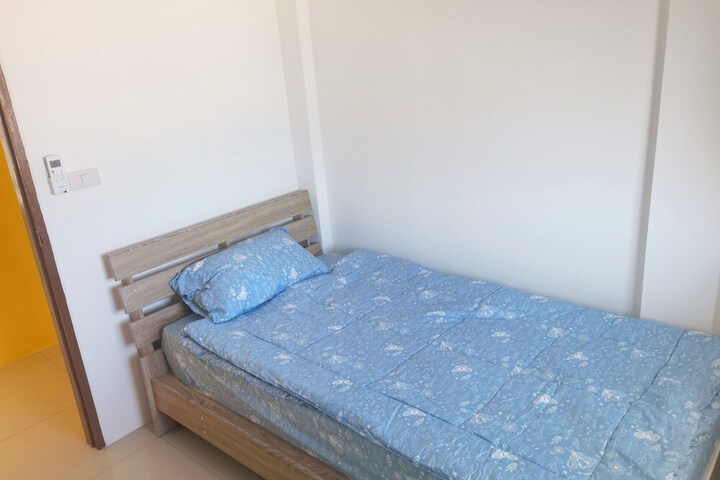 Room 6 of 73
