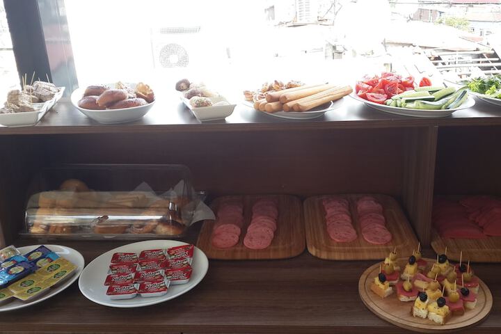 Breakfast/Coffee Service 47 of 54