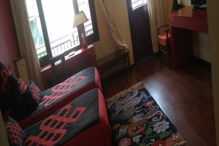 Room 8 of 38