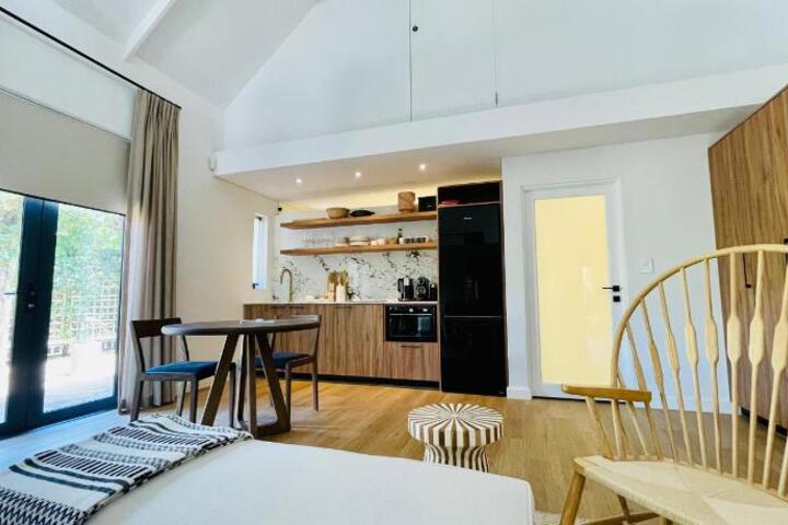 Room 15 of 48